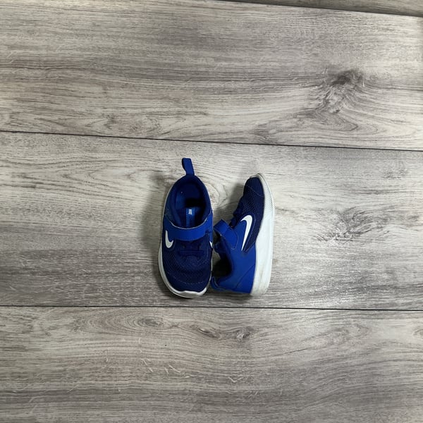 Boys · 6 · Sneakers