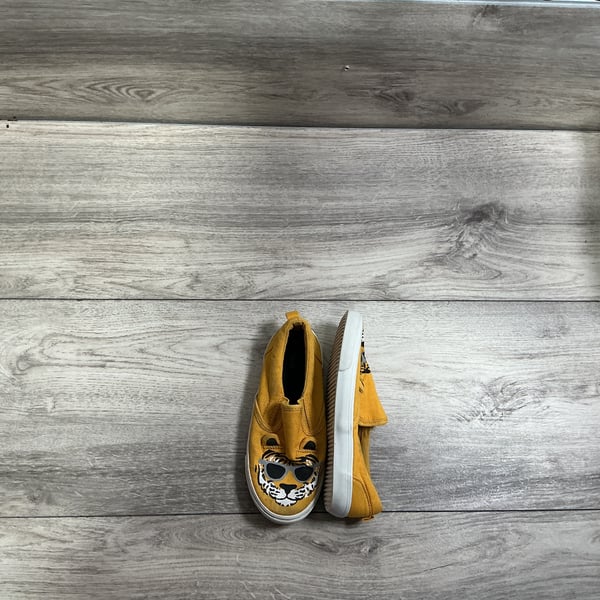Boys · 11 · Sneakers