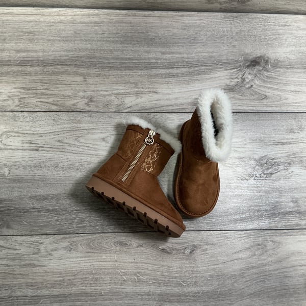 Girls · 8 · Boots