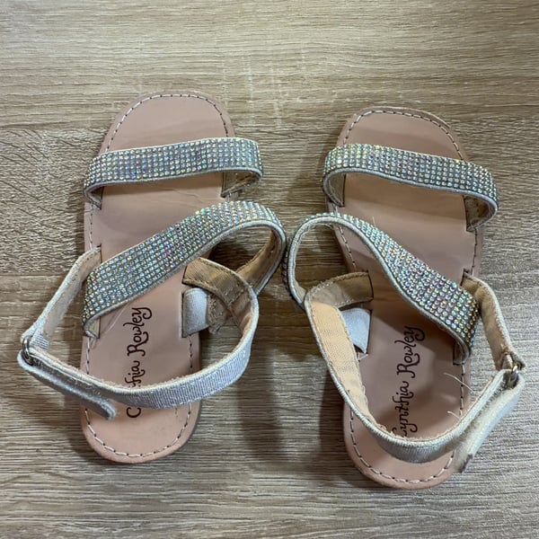 Girls · 9 · Sandals