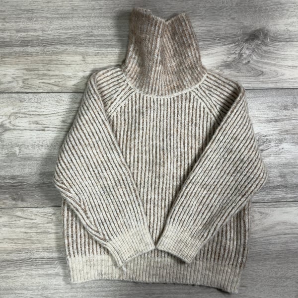 Girls · 6 · Sweaters