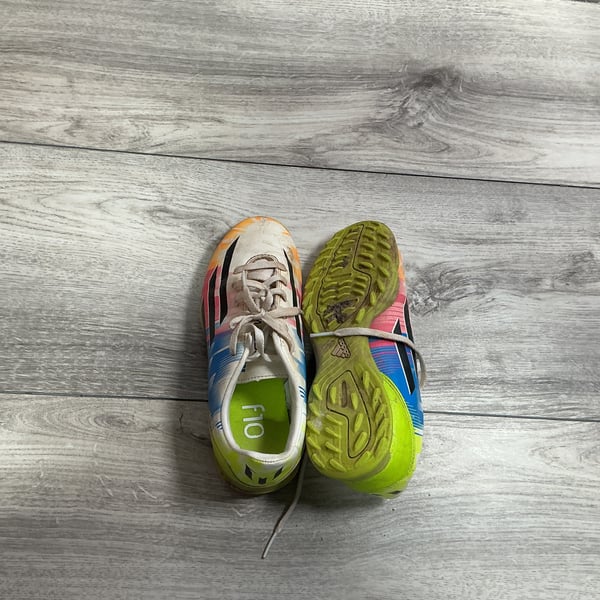 Girls · 2 · Sneakers · Play condition