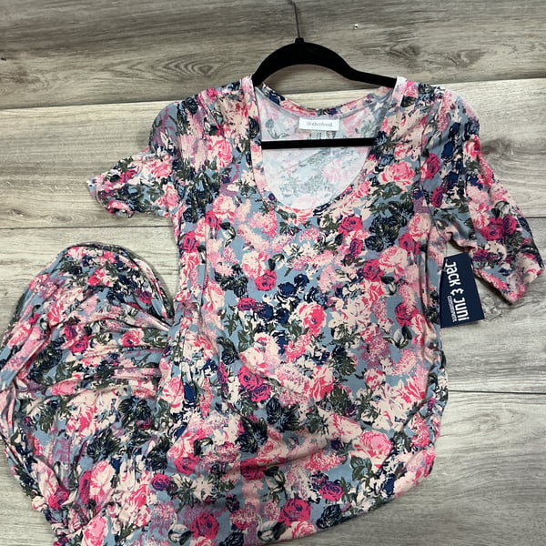 M · Dresses