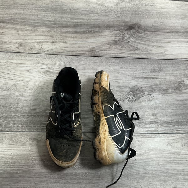 Boys · 3 · cleats · Play condition