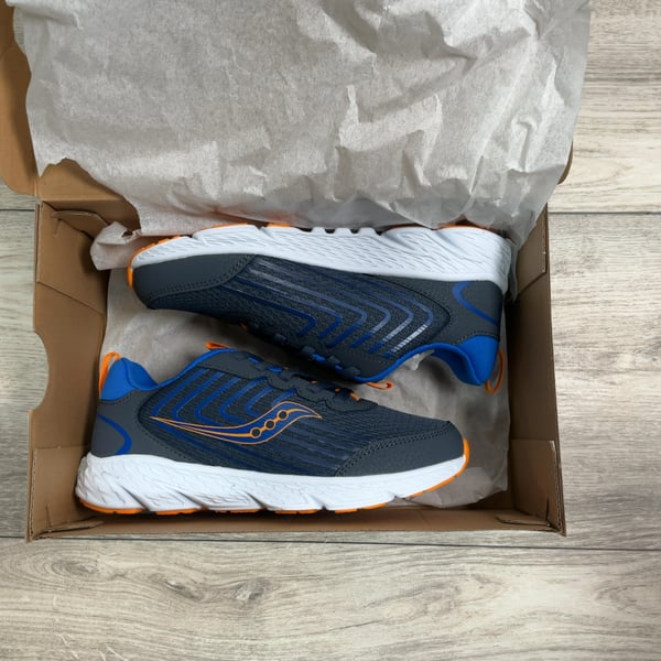 Boys · 2 · Sneakers · NWT