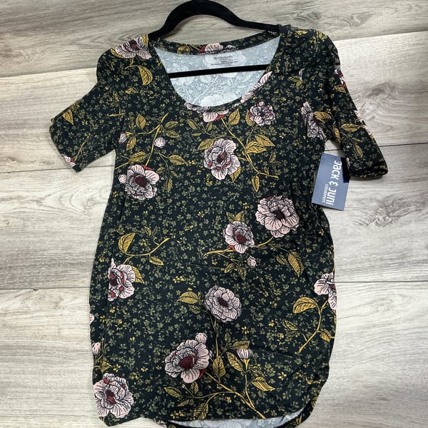 M · Dresses