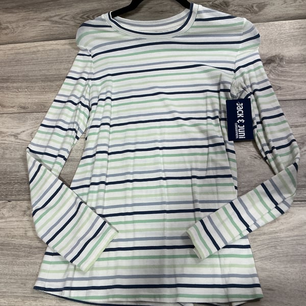 M · Shirts