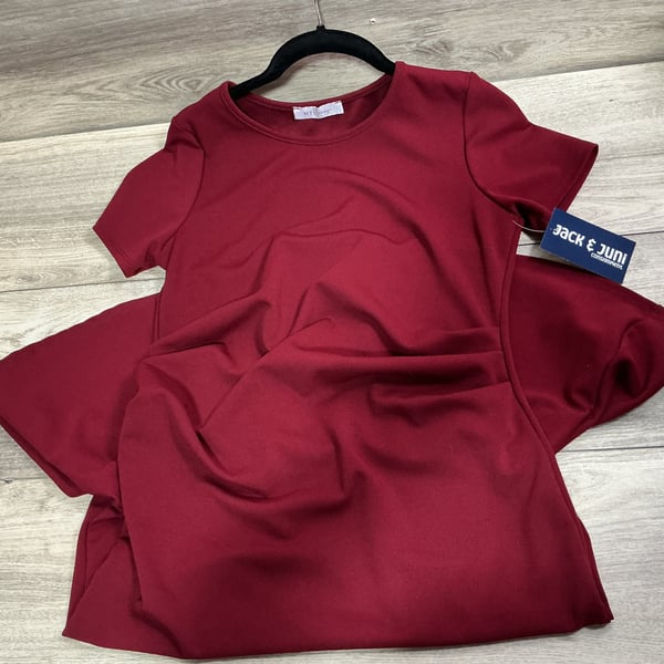 M · Dresses