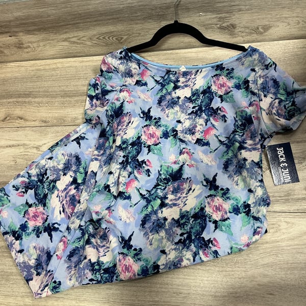 XL · Dresses