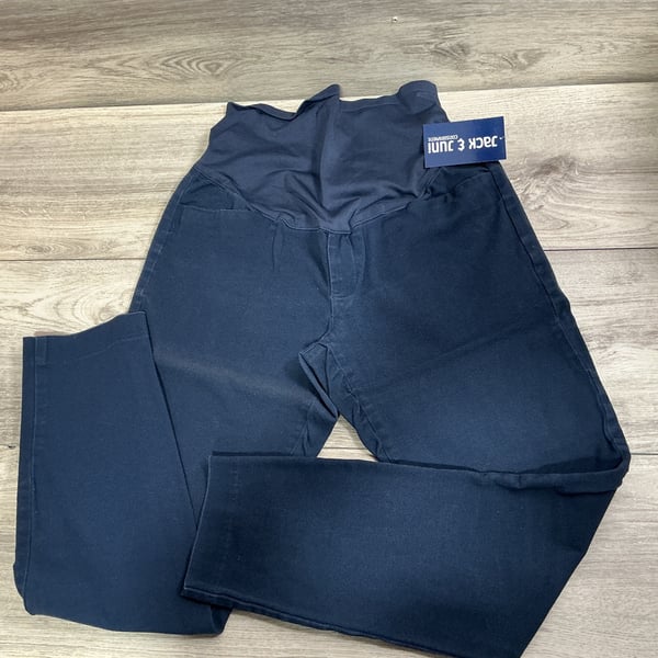 M · Pants