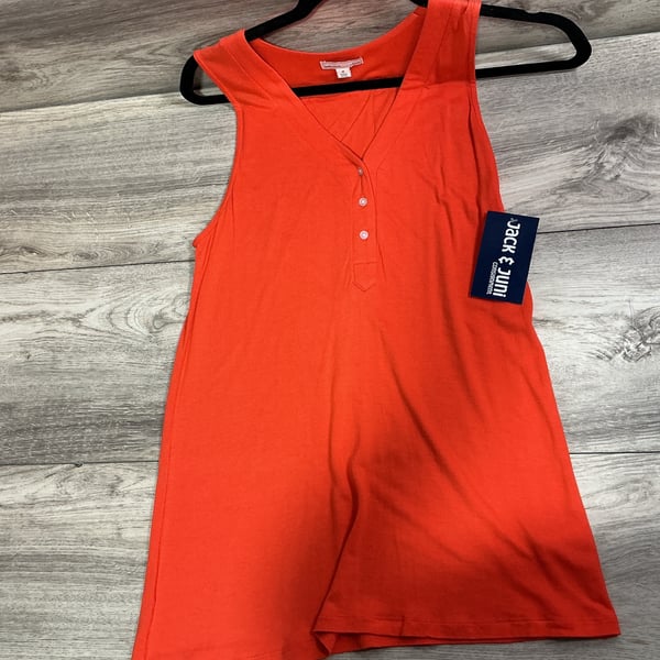M · Shirts