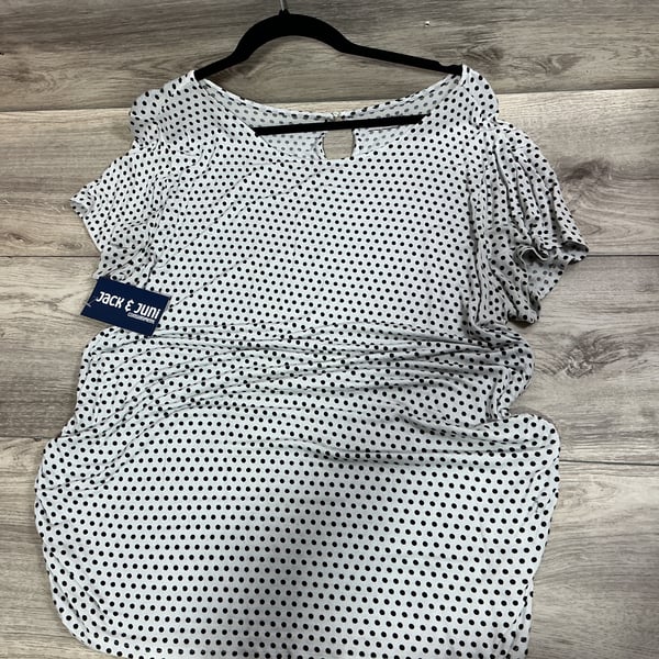 XL · Shirts