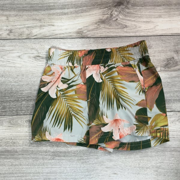 Girls · 8 · Shorts