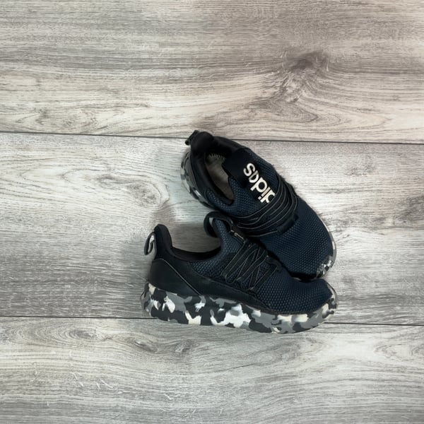 Boys · 13 · Sneakers