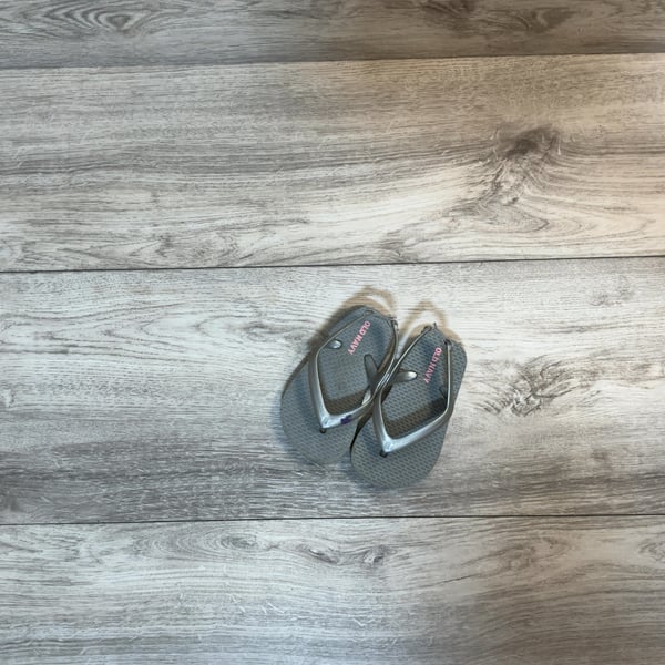 Girls · 5 · Flip-Flops