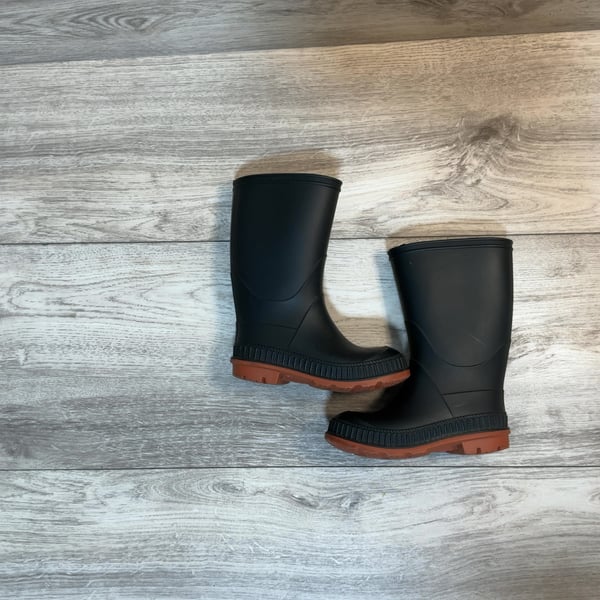 Unisex · 7 · Boots