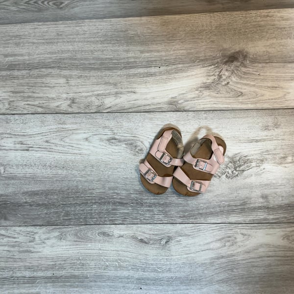 Girls · 1 · Sandals