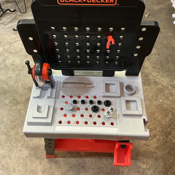 Black +Decker Tool Bench