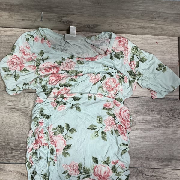 MATERNITY - Size Medium - Shirt