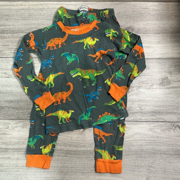 BOYS - Size 6 - PJ’s