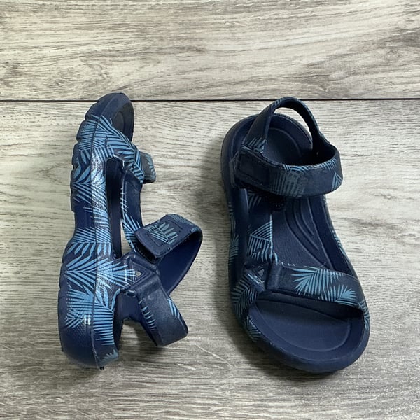 BOYS - Size 8 - Shoes