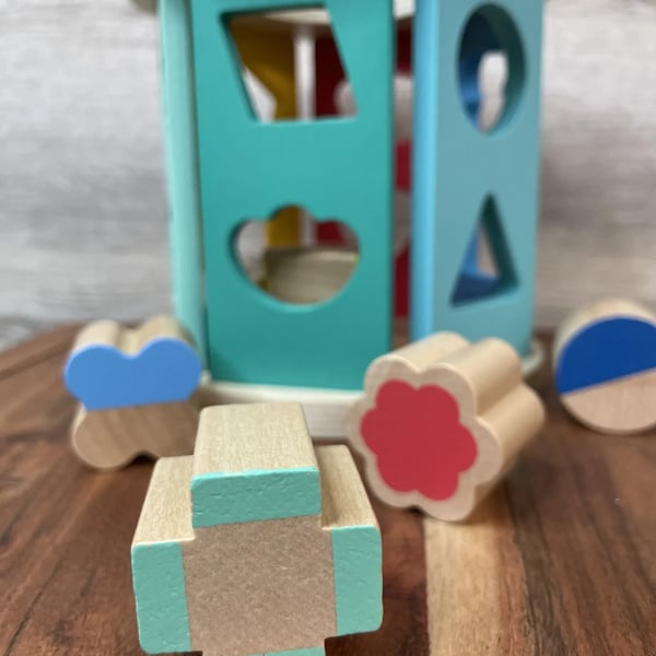 Rolling Shape Sorting Cube Playset · NWT