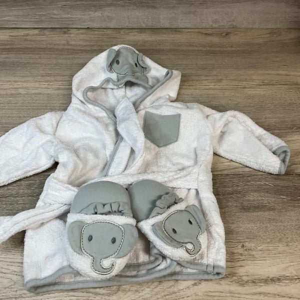 BOYS / GIRLS - 0/9 Months - Robe w/ Slippers