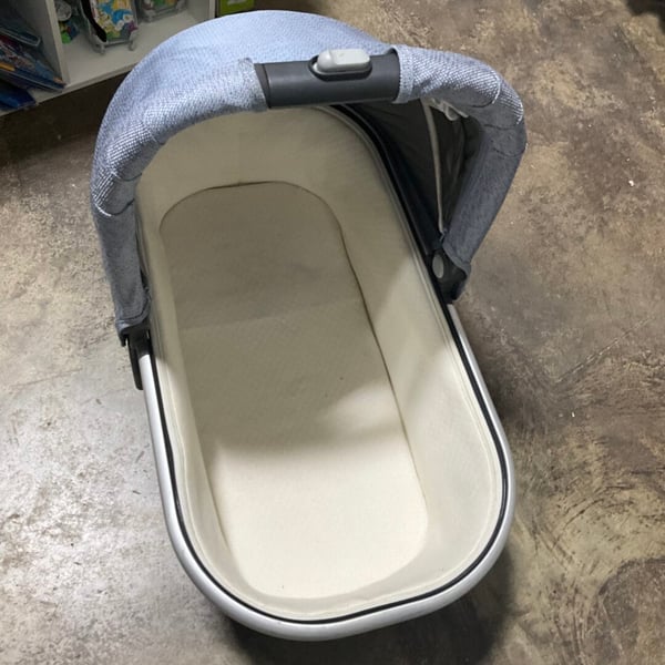 UPPAbaby Carry Bassinet - Grey / Black / Light Blue