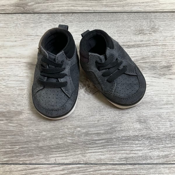 BOYS - Size 1 - Shoes