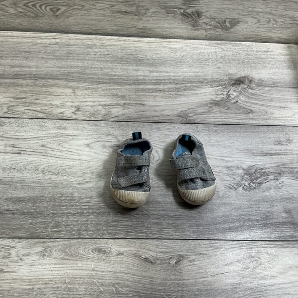 BOYS - Size 4 - Shoes - Play Condition