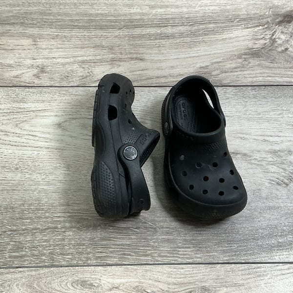 BOYS - Size 9 - Crocs