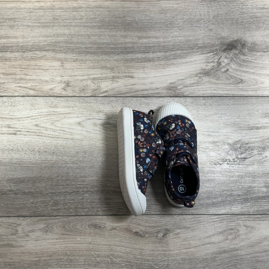 Girls · 10 · Sneakers