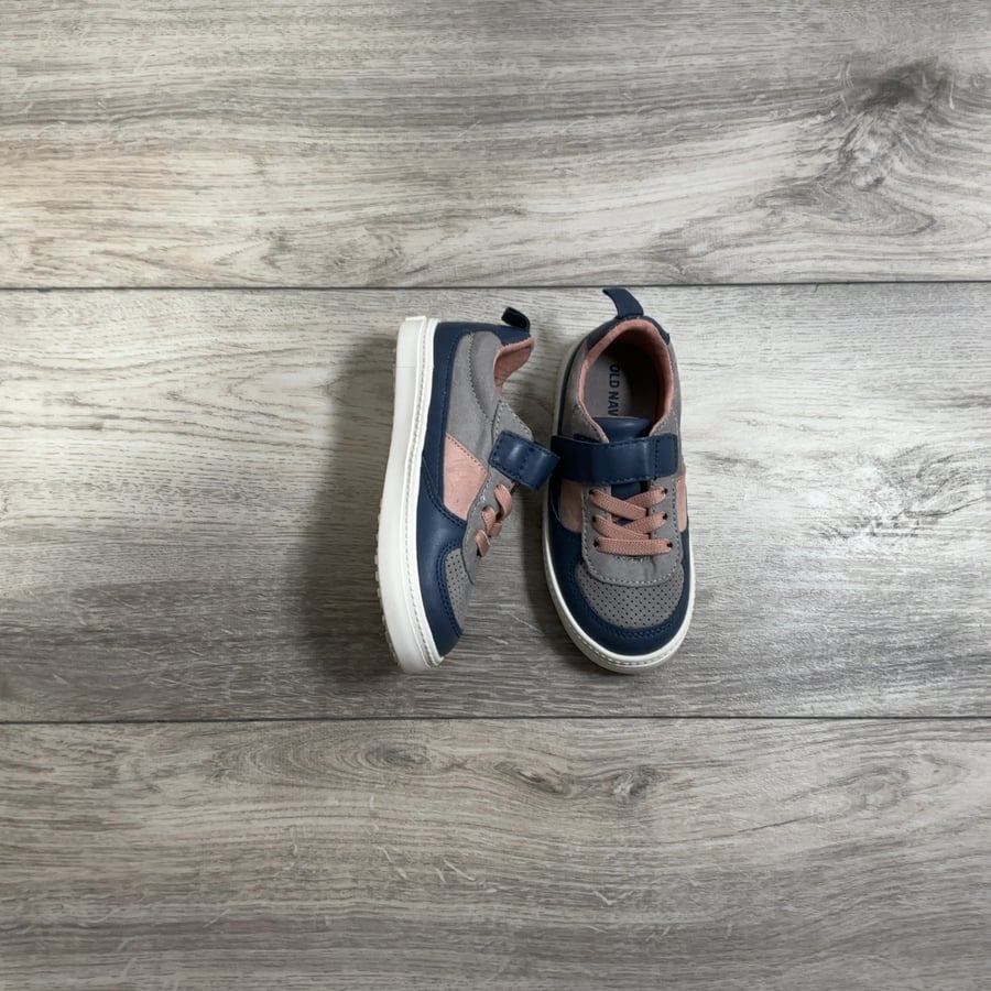 Girls · 8 · Sneakers