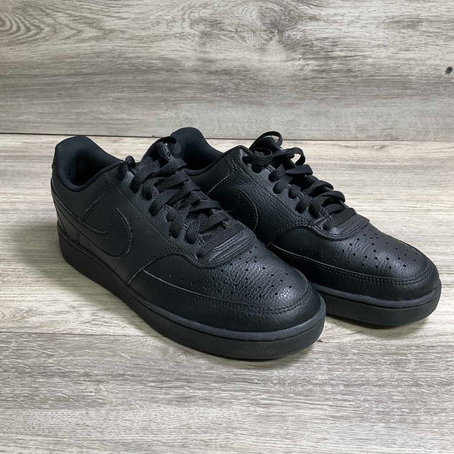TEENS - Size 7 - Nike Sneakers