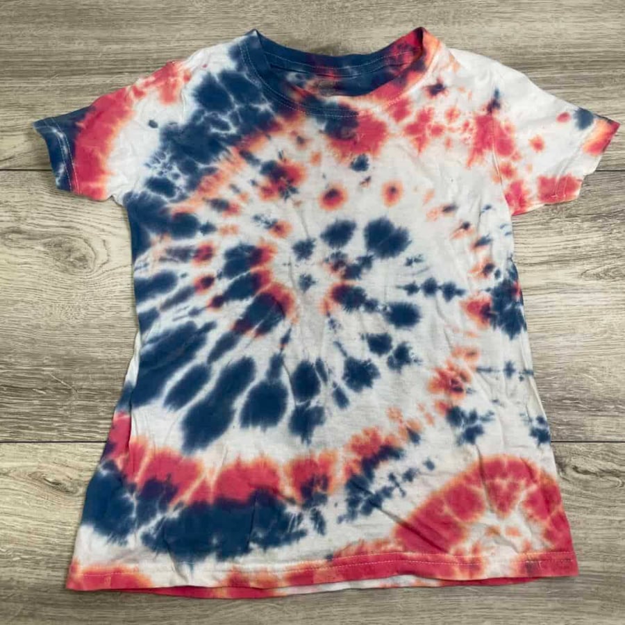 BOYS / GIRLS - Size 6 - Shirt