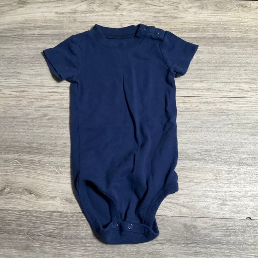 BOYS / GIRLS - 9 Months - Onesie