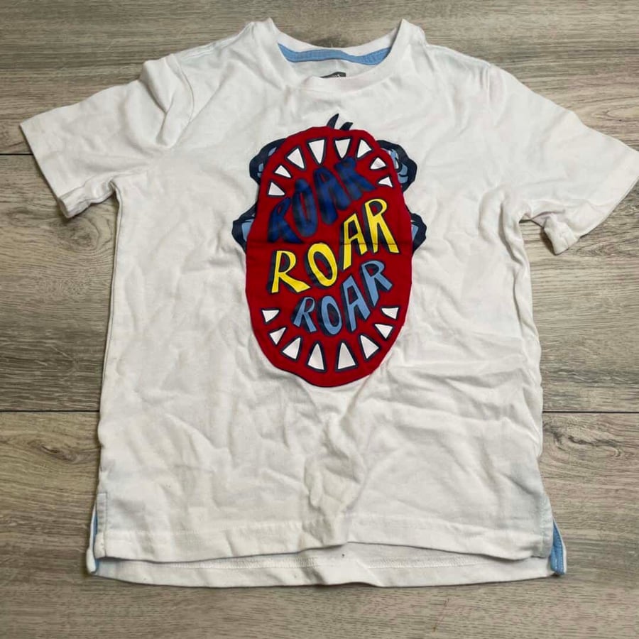 BOYS - Size 6 - Interactive Shirt