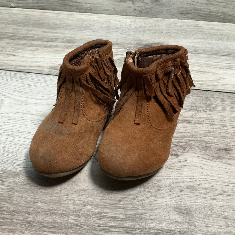 GIRLS - Size 4 - Boots - Play Condition