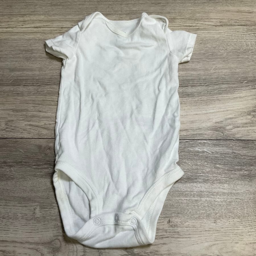 BOYS / GIRLS - 6 Months - Onesie