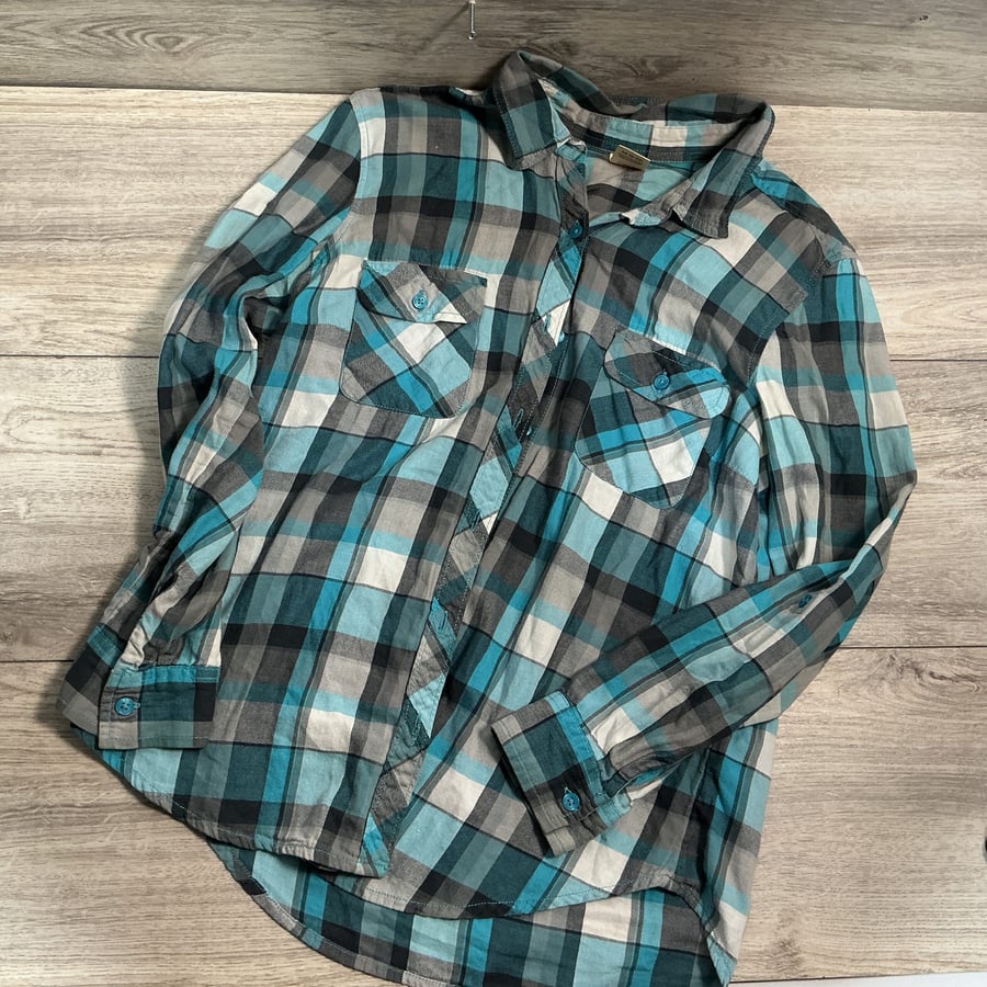 BOYS - 8/10 - Shirt