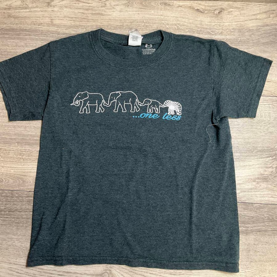 BOYS / GIRLS - Size 4/5 - Shirt