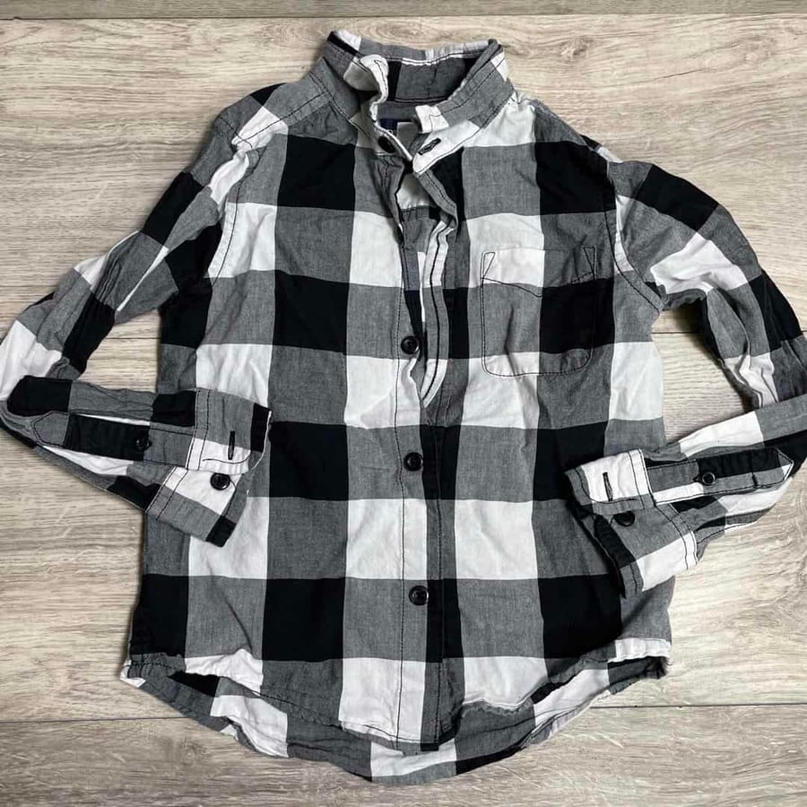 BOYS - Size 4 - Button Down
