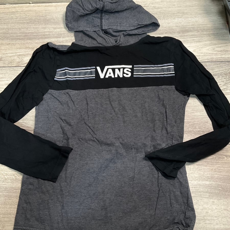 BOYS - Size 8 - Pullover
