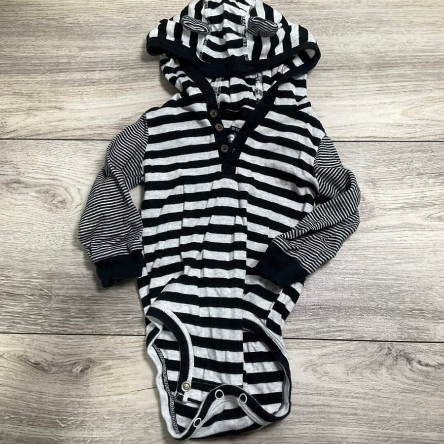 BOYS - 9 Month - Onesie