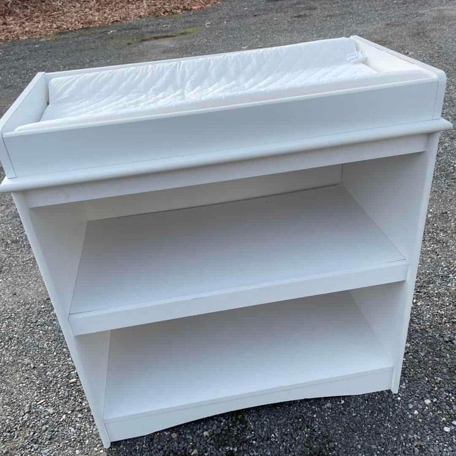 South Shore Peek-a-Boo Changing Table w/ Changing Mat
