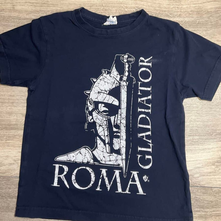 BOYS - Size 5/6 - Shirt
