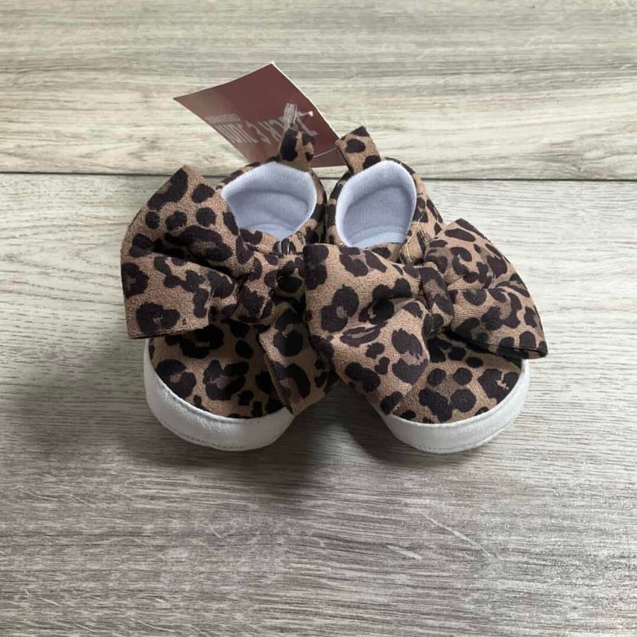 GIRLS - 3/6 Months - Crib Shoes