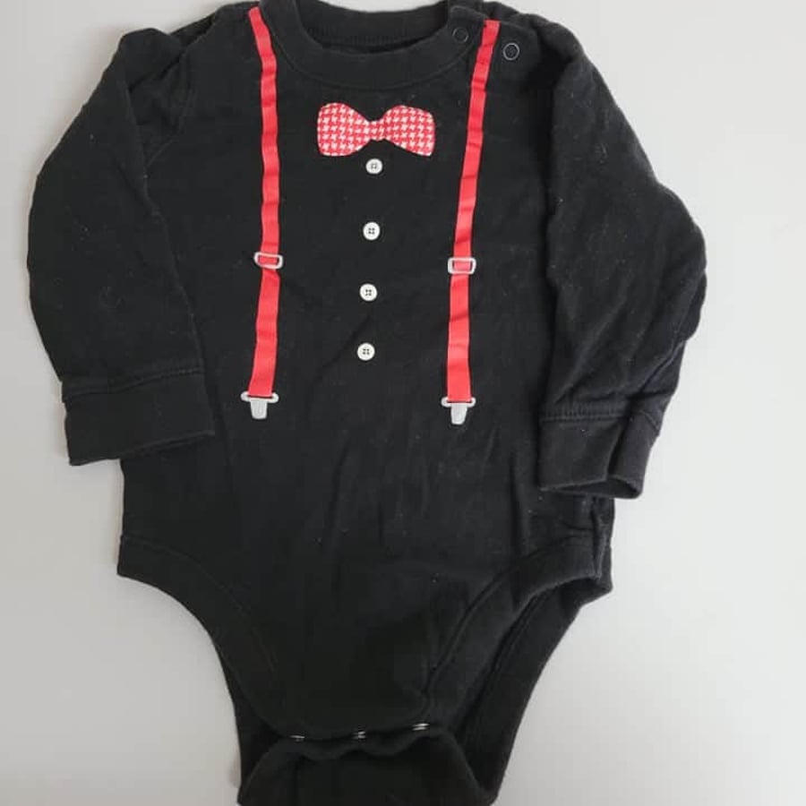 BOYS - #905- 6/12 Months - Onesie