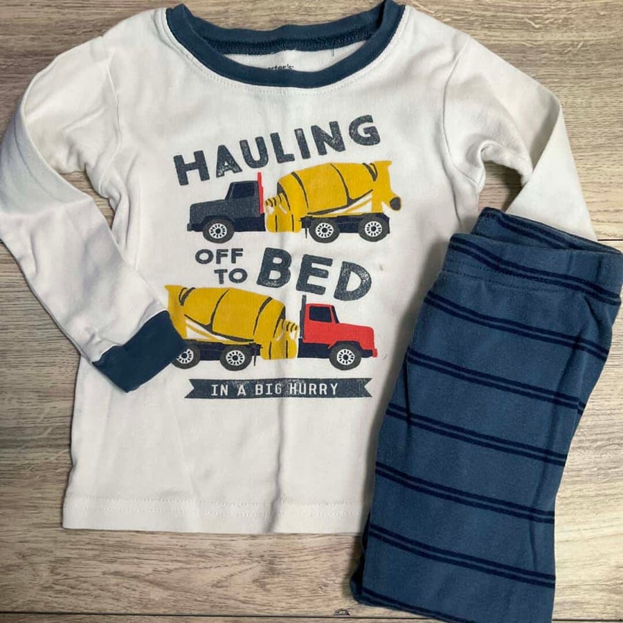 BOYS - 2T - PJs - Semi Play Clothes Condition (Single Mark)