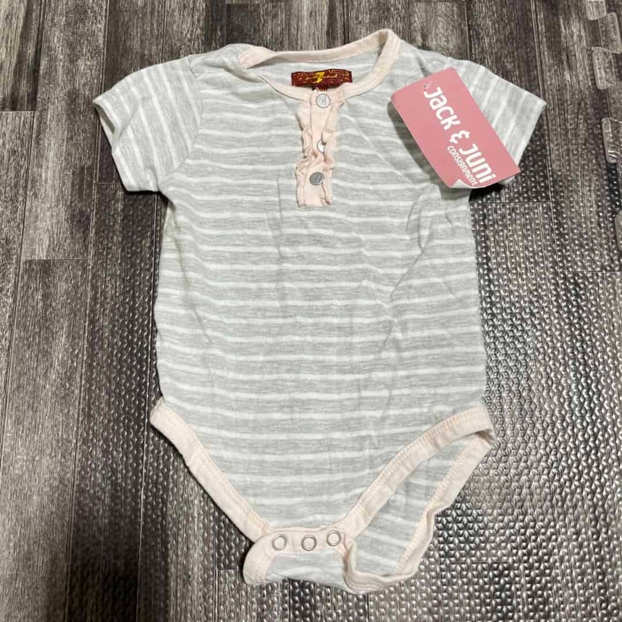 GIRLS - 6/9 Months - Onesie